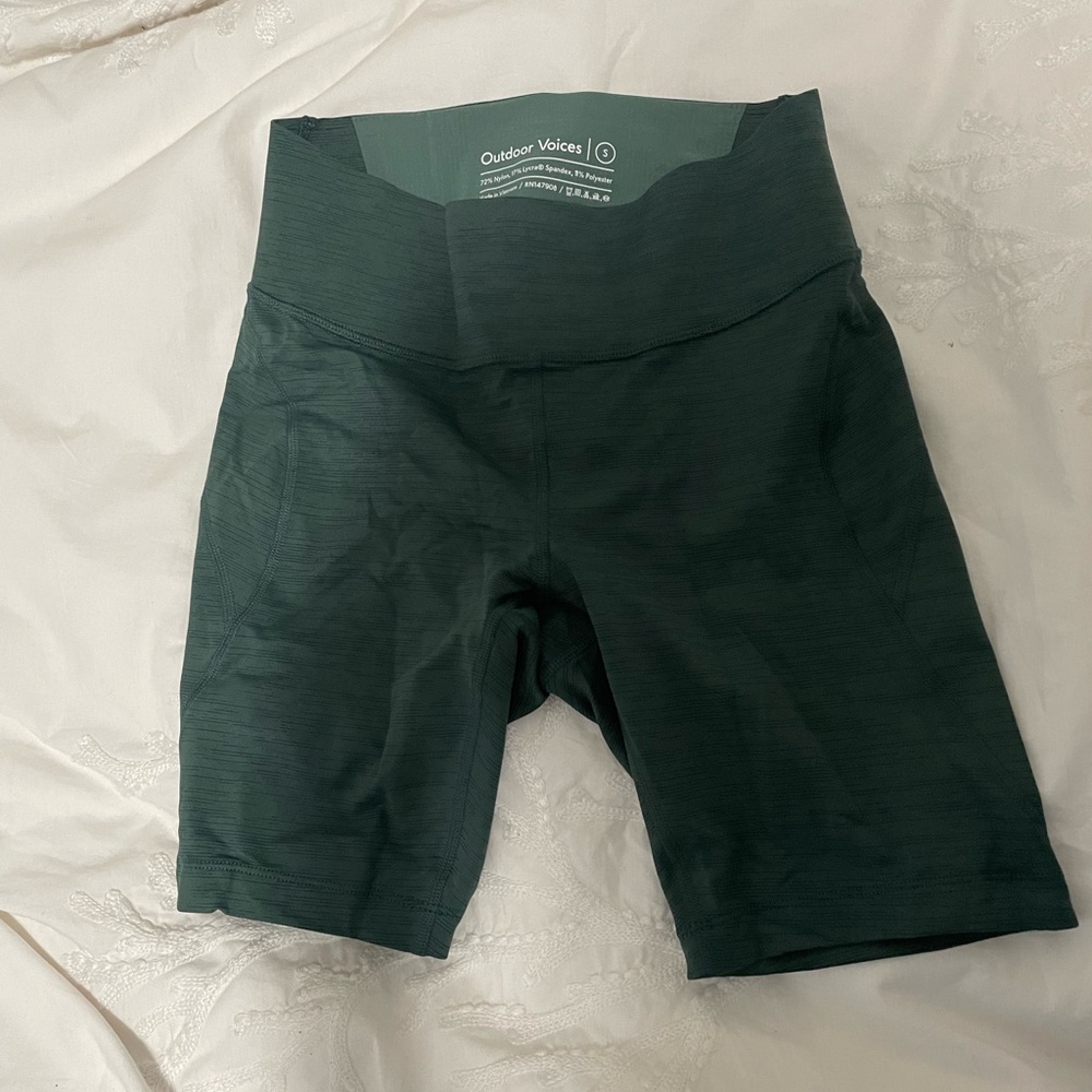 NWT Outdoor Voices Core 7” shorts in evergreen